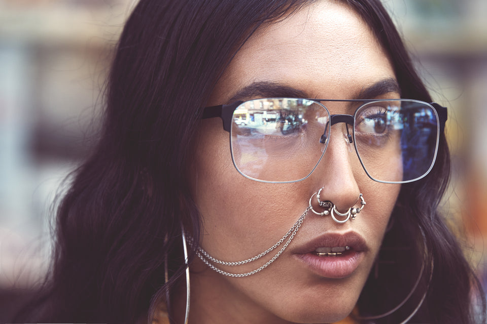 CAST: OLIVE HORN / SILVER