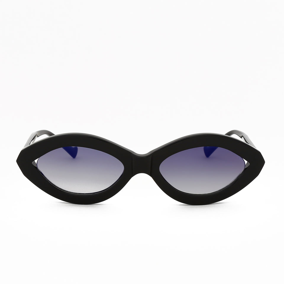 ZOOM: BLACK